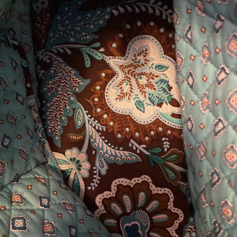 Vera Bradley Tote in blue/brown paisley - Picture 2 of 8